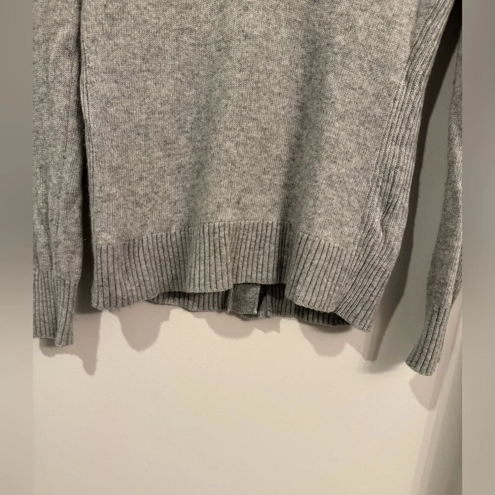 Banana Republic Filpucci Sweater Womens Small Gray Wool Blend‎ Button Back